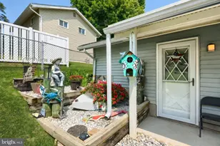 345 Canary Cir, York, PA 17404 - Photo 24
