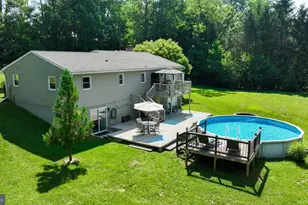 888 Country Ln, York, PA 17406 - Photo 4