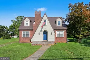2740 N George St, York, PA 17406 - Photo 1