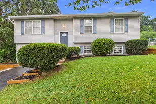 200 Canary Cir, York, PA 17404 - Photo 2