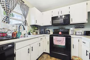 1708 Baron Dr, York, PA 17408 - Photo 10