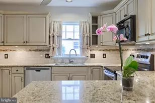 740 Chesterbrook Dr, York, PA 17406 - Photo 10
