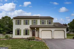 740 Chesterbrook Dr, York, PA 17406 - Photo 1