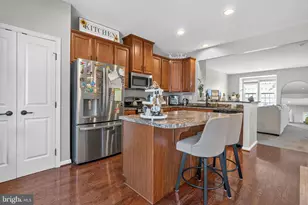 833 Blossom Dr, Hanover, PA 17331 - Photo 4