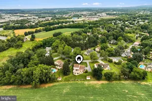 1990 Brian Ln, York, PA 17404 - Photo 10