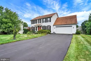 2236 Bernays Dr, York, PA 17404 - Photo 2