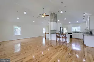 419 Cottage Pl, Red Lion, PA 17356 - Photo 2