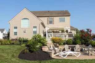 1345 Sterling Dr, York, PA 17404 - Photo 2