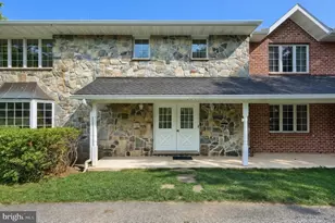 176 Tuscarora Dr, York, PA 17403 - Photo 2