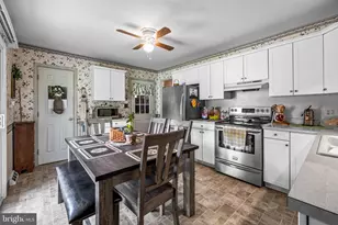 934 Dallas Dr, York, PA 17406 - Photo 8