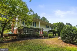 332 Shasta Dr, York, PA 17402 - Photo 2