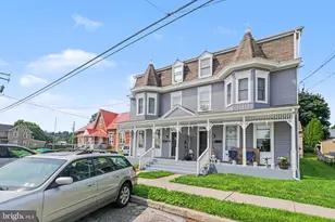 110 N York St, Etters, PA 17319 - Photo 1