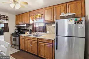 1196 Lancaster Ave, York, PA 17403 - Photo 10