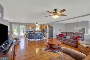 6011 Holly Tree Ct, Felton, PA 17322 - Photo 4