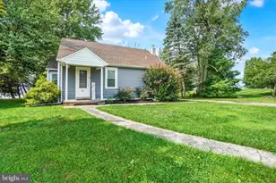 21 Oak St, York, PA 17402 - Photo 2