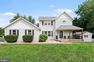 100 Meadow Hill Dr, York, PA 17402 - Photo 2