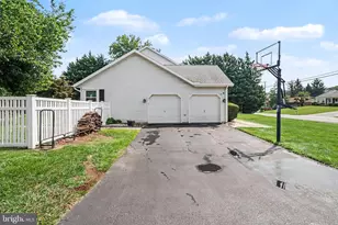 100 Meadow Hill Dr, York, PA 17402 - Photo 32