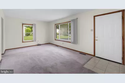 3818 Oakleigh Drive, York, PA 17402 - Photo 4