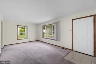 3818 Oakleigh Dr, York, PA 17402 - Photo 4
