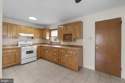 3818 Oakleigh Drive, York, PA 17402 - Photo 10