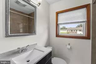 3818 Oakleigh Dr, York, PA 17402 - Photo 16