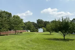 325 E Butter Rd, York, PA 17404 - Photo 4