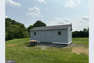 325 E Butter Road, York, PA 17404 - Photo 6