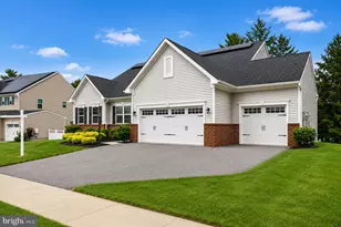 1013 Pin Oak Ln, York, PA 17403 - Photo 2