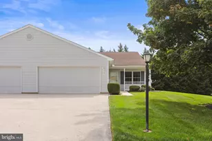 1365 Village Dr, Spring Grove, PA 17362 - Photo 4