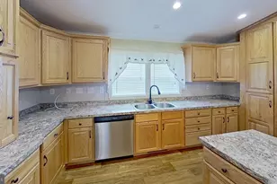751 Natalie Ln, York, PA 17402 - Photo 4