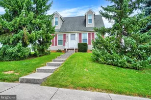 2201 Pleasant View Dr, York, PA 17406 - Photo 2