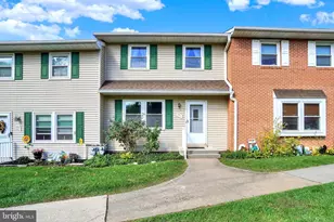 131 Fox Run Dr, York, PA 17403 - Photo 1