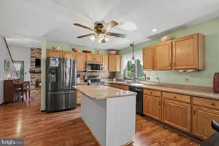 1122 Roosevelt Ct, Hanover, PA 17331 - Photo 6