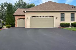 108 Pin Oak Dr, Fairview Township, PA 17070 - Photo 6