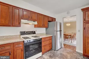 2829 Glen Hollow Dr, York, PA 17406 - Photo 8