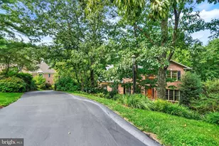 1770 Wyndham Dr, York, PA 17403 - Photo 2