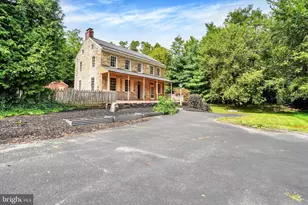 535 E Locust Ln, York, PA 17406 - Photo 4