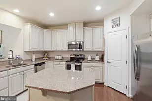 757 Lake Redman Ct, Seven Valleys, PA 17360 - Photo 14
