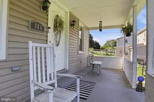 986 2nd St, Mount Wolf, PA 17347 - Photo 6