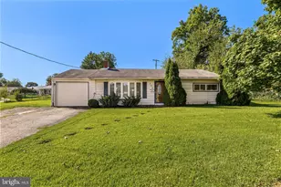 802 Richwill Ln, York, PA 17404 - Photo 1