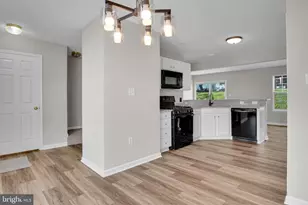 109 Royal, Manchester, PA 17345 - Photo 6