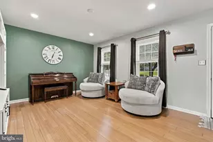130 Robin Hill Cir, York, PA 17404 - Photo 6