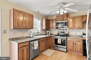 130 Robin Hill Cir, York, PA 17404 - Photo 10