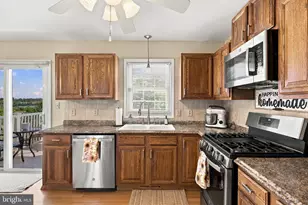 130 Robin Hill Cir, York, PA 17404 - Photo 12