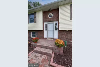 571 E Tolna Road, Shrewsbury, PA 17361 - Photo 2