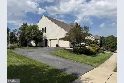109 E Greenbriar Drive, York, PA 17407 - Photo 2
