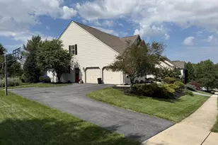 109 E Greenbriar Dr, York, PA 17407 - Photo 2