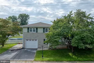 2460 Wyndhurst Ct, York, PA 17408 - Photo 2