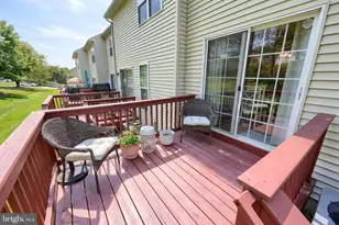 2714 Hunters Crest Dr, York, PA 17402 - Photo 8