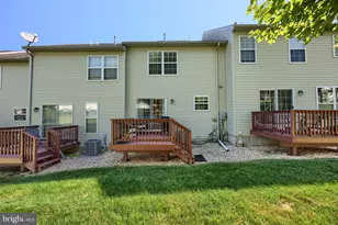 2714 Hunters Crest Dr, York, PA 17402 - Photo 6